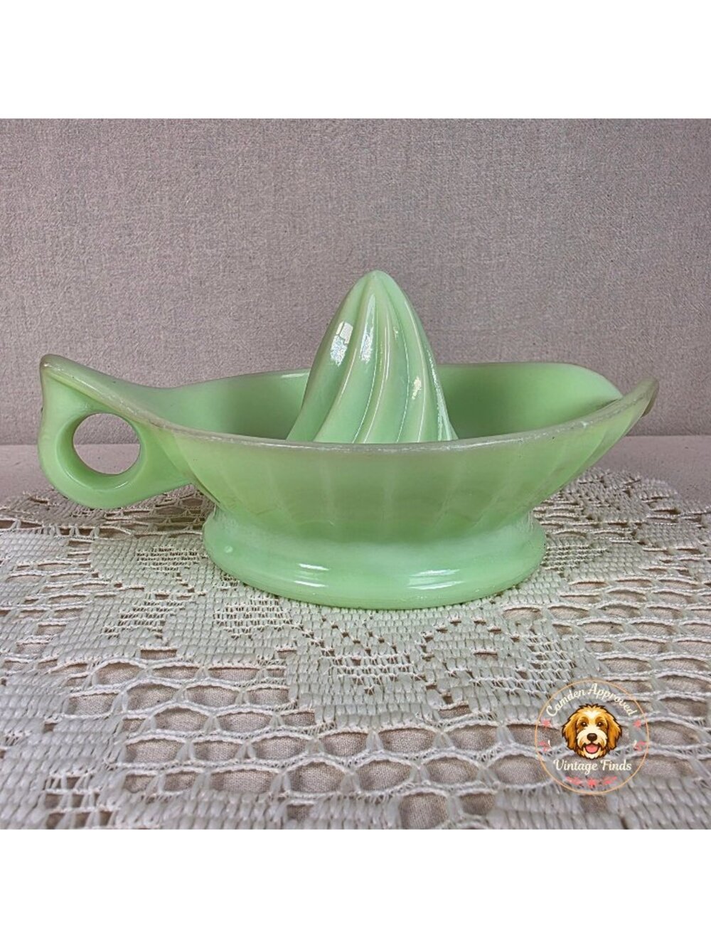 Vintage Jadite/Jadeite Glass Citrus Reamer Juicer with Handle Uranium Glow